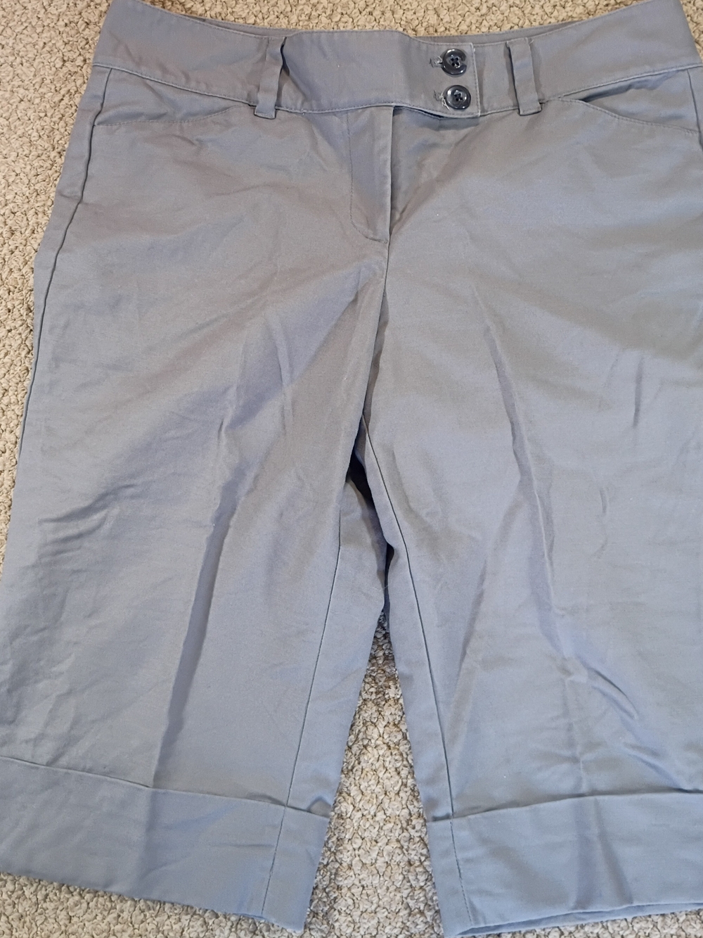 Ann Taylor Light Gray Cuffed Capris 8